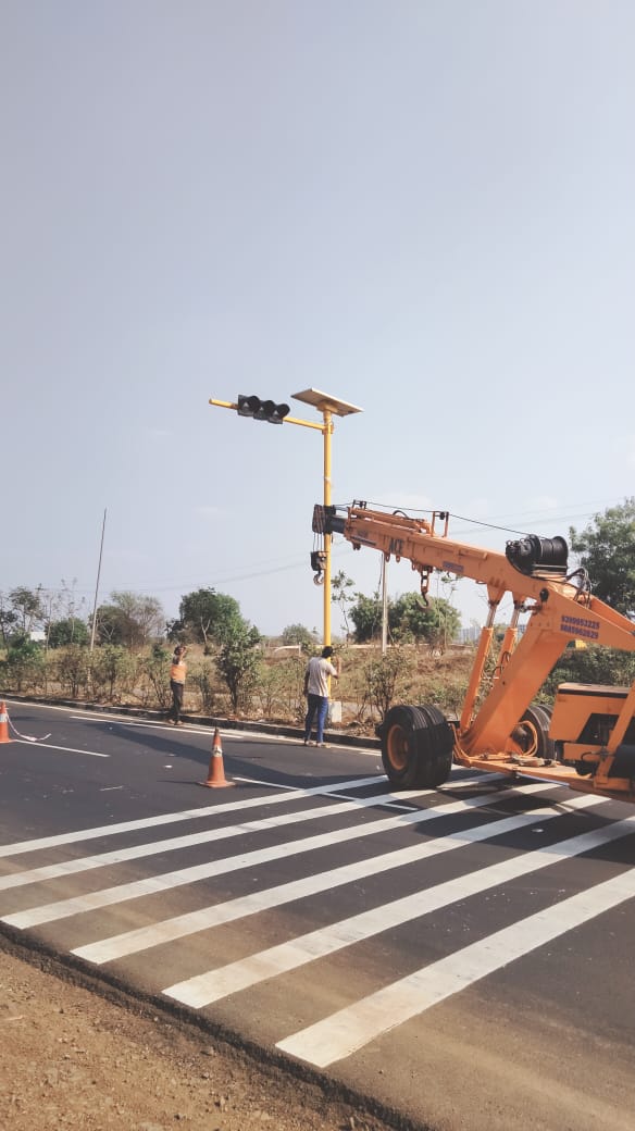 Solar Traffic Signal Cantilever Pole